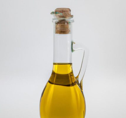 oliwa z oliwek na twarz działanie
